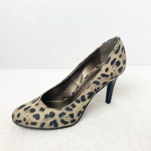 Liz Claiborne leopard print pumps heels 6.5
